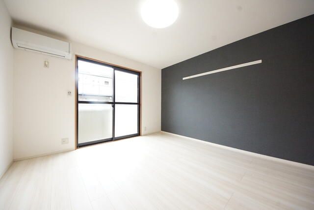 居室・リビング　写真は別の部屋のものです。