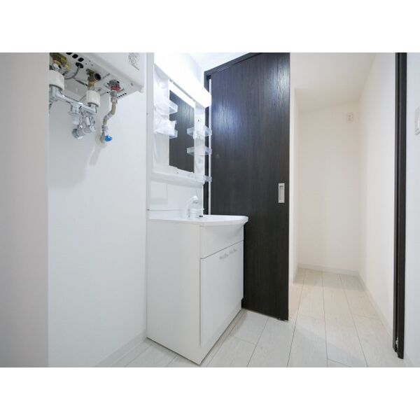 洗面設備　コンパクトで使いやすい洗面所