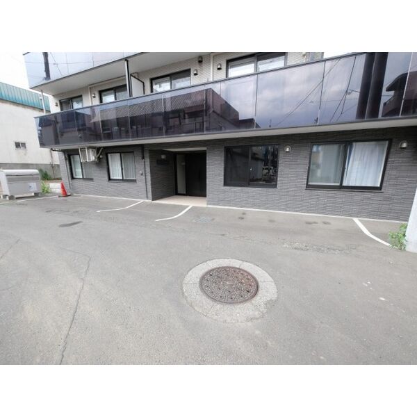 セキュリティ　駐車場があります