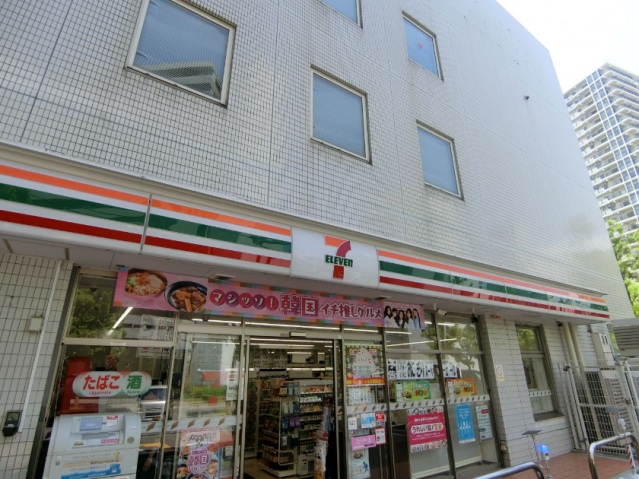 コンビニ　セブンイレブン神戸港島中町6丁目店（コンビニ）まで240m