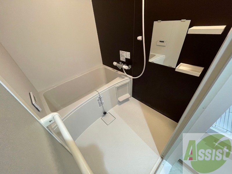 バス・シャワールーム　お風呂になります。一日の疲れを癒してくださいね。