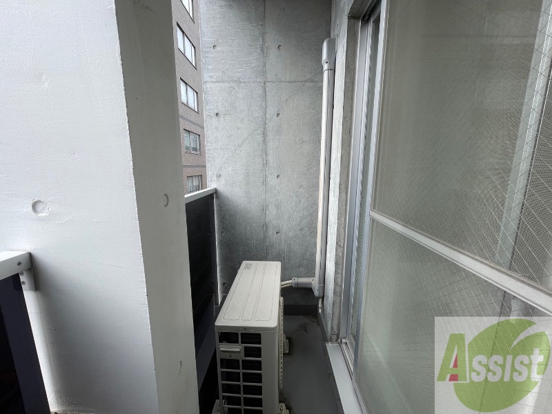 バルコニー　バルコニーは幅があり、広い印象を受けました。