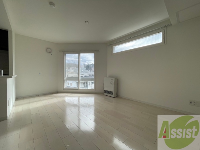 居室・リビング　広くてキレイなお部屋が広がっていて、充実した生活が送れそう。