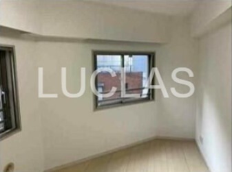 居室・リビング　落ち着いた色味の床材がくつろぎ空間を演出♪