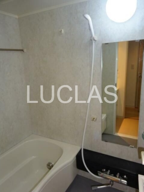 バス・シャワールーム　清潔感のある浴室で日々の疲れを癒します♪