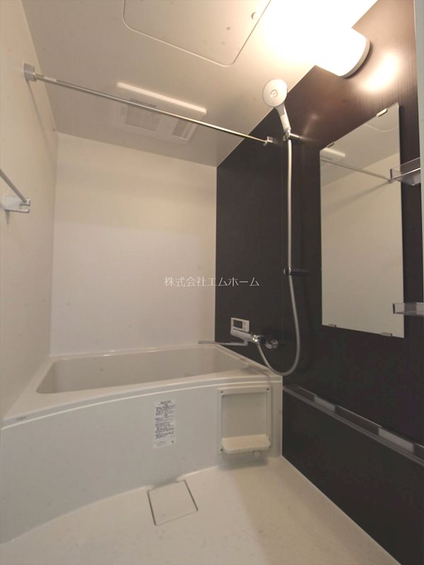 バス・シャワールーム　浴室暖房乾燥機付　追い焚き・オートバス機能付お風呂