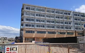 小学校　大分市立碩田学園（小学校）まで454m