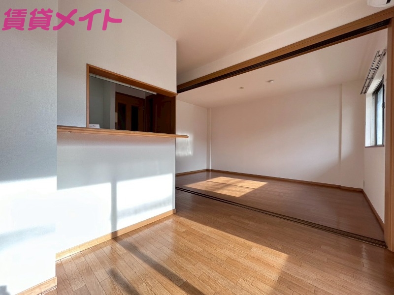 居室・リビング　同型参考写真