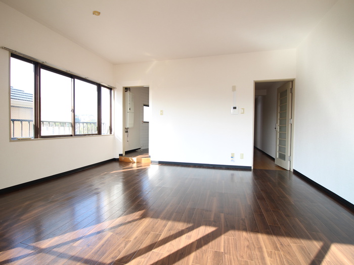 居室・リビング　反転タイプの別のお部屋になります