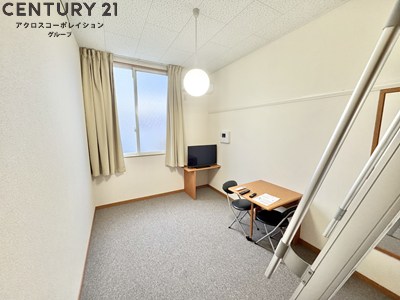 居室・リビング　家具・家電の備付けが嬉しいお部屋です！
