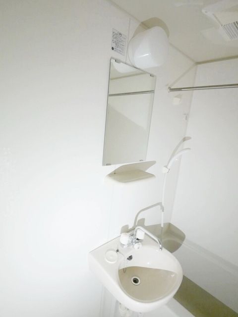 洗面設備　★明るい洗面台です★