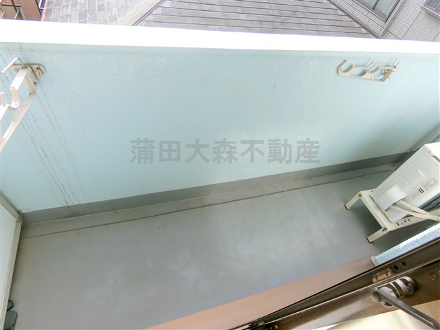 バルコニー　物干し金具付きのバルコニー