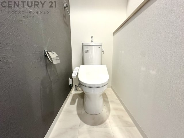 トイレ　温水洗浄便座付きのトイレです♪
