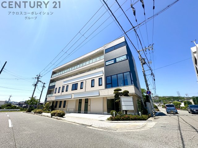 建物外観　オートロック付きで安心！宅配BOX・エレベーター付きで便利！