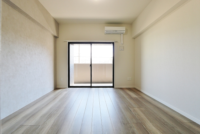 居室・リビング　お部屋によって床色タイプが変わります