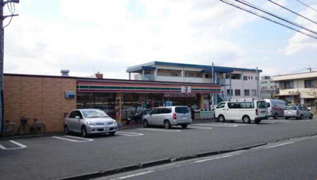 コンビニ　セブンイレブン横浜川和町店（コンビニ）まで156m