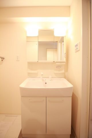 洗面設備　（別タイプ参考写真）ソレアードA・I・R　荒川区東日暮里4