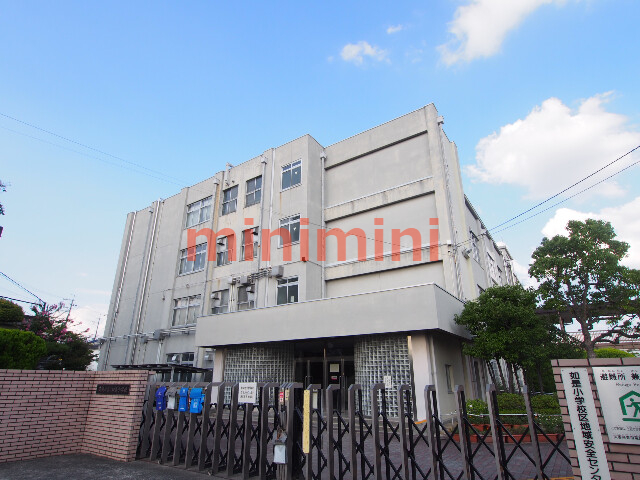 小学校　高槻市立川西小学校（小学校）まで199m