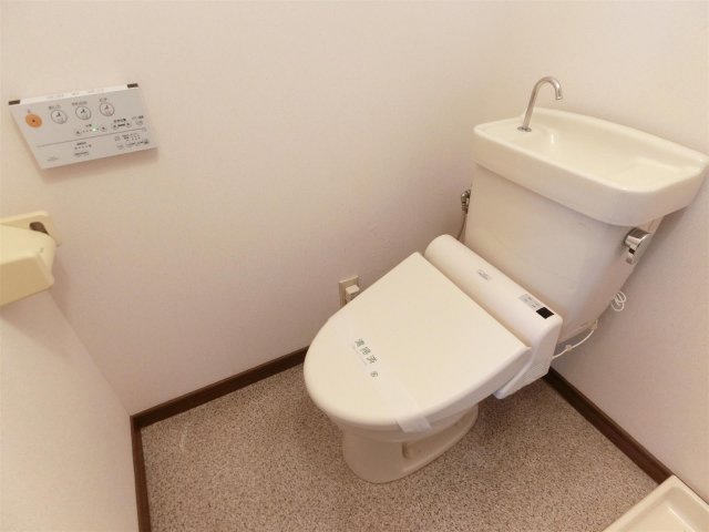 トイレ　ウォシュレット付きの洋式トイレ♪