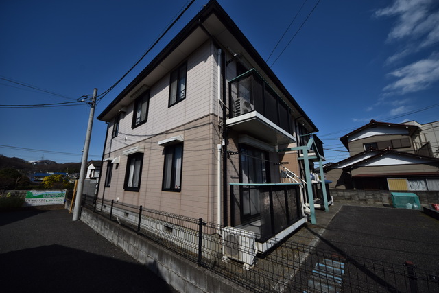建物外観　～青い空っ、白いくもっ～
