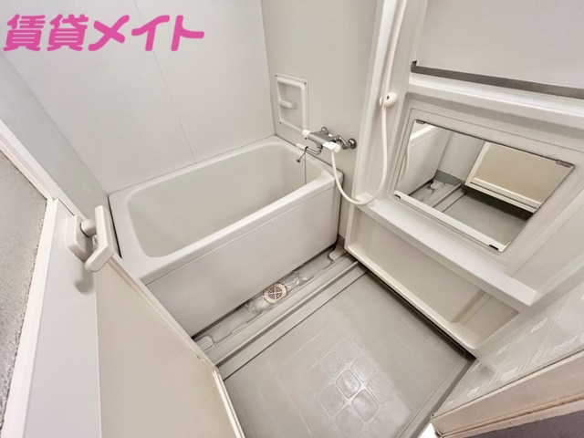 バス・シャワールーム　同型参考写真