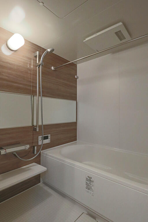 バス・シャワールーム　同じ建物の別のお部屋