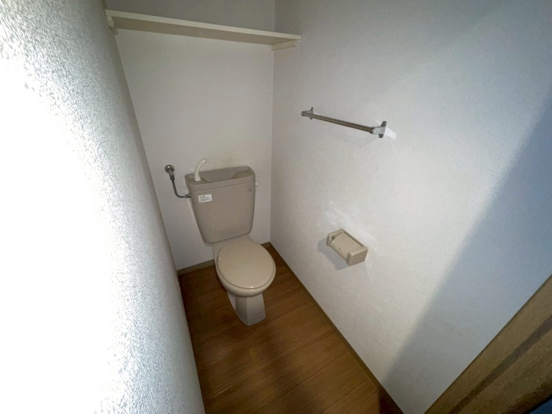 トイレ　こちらはトイレです。清潔感があり、安心して使用できます。