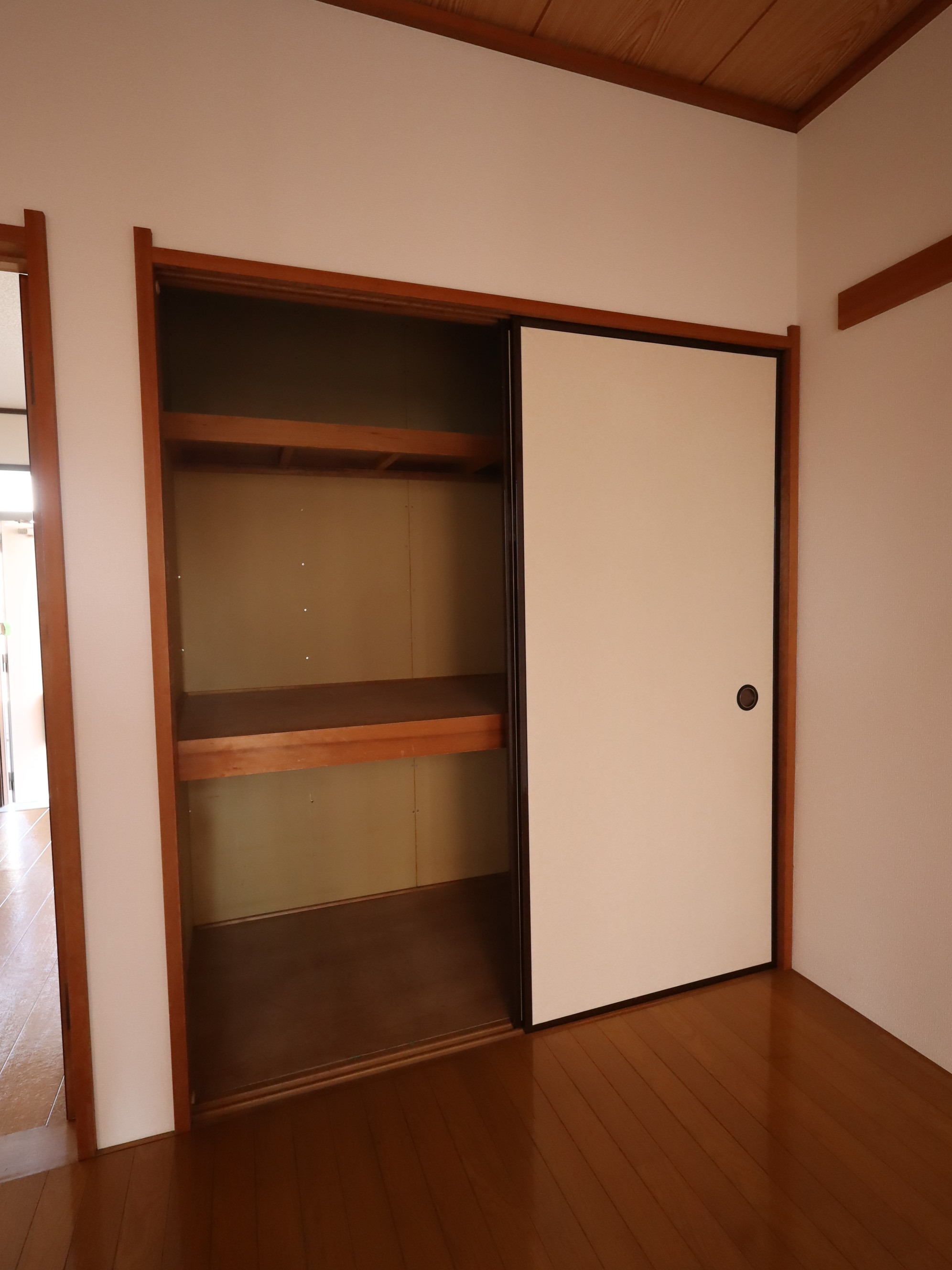収納　押入＿東側洋室６帖