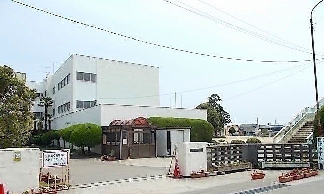 小学校　亘理町立亘理小学校（小学校）まで1200m