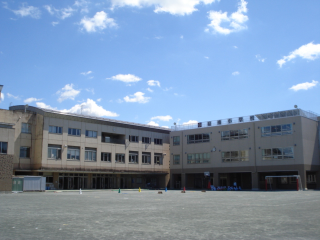 小学校　世田谷区立砧南小学校（小学校）まで665m