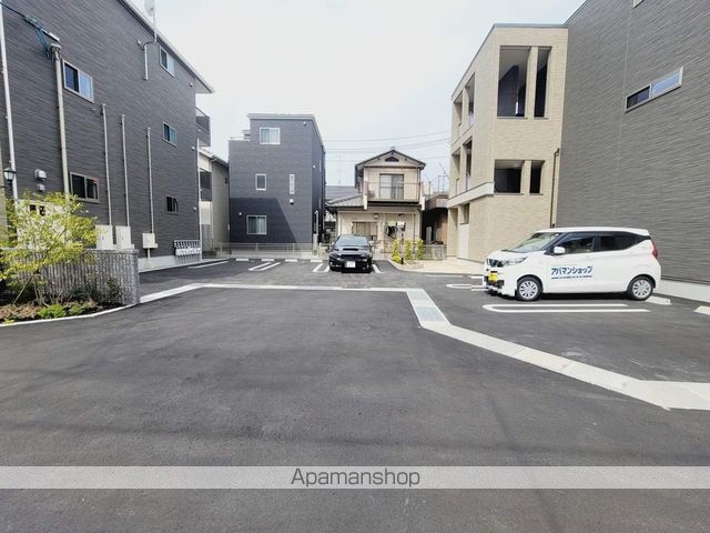 駐車場　駐車場