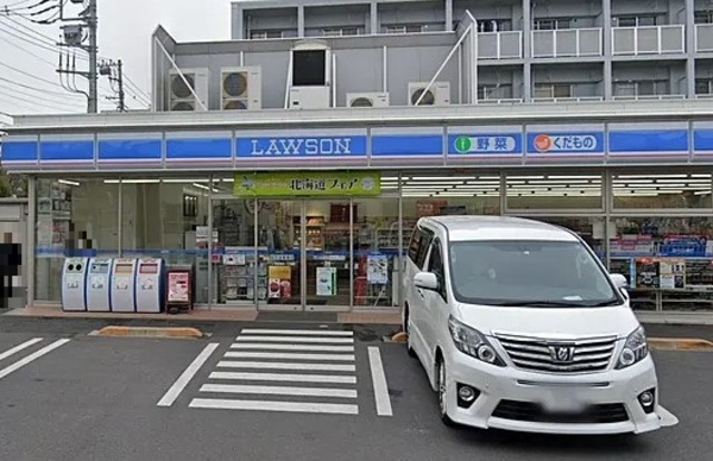 コンビニ　ローソン葛飾金町一丁目店（コンビニ）まで377m
