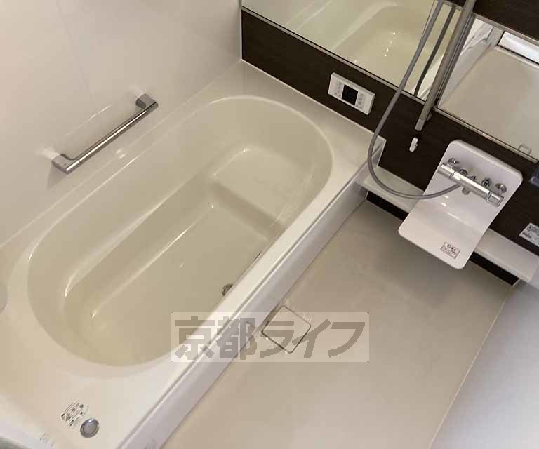 バス・シャワールーム　足がのばせるお風呂です！