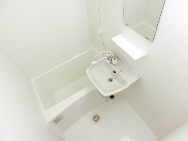 バス・シャワールーム　バス・トイレ別です。
