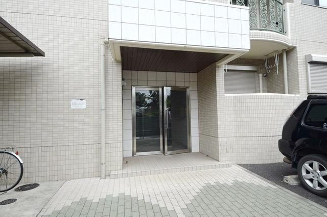 フォーエバーマンションの外観写真