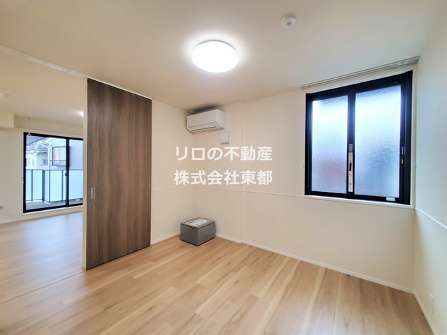 駐車場　駐車場は屋根付きとなります♪