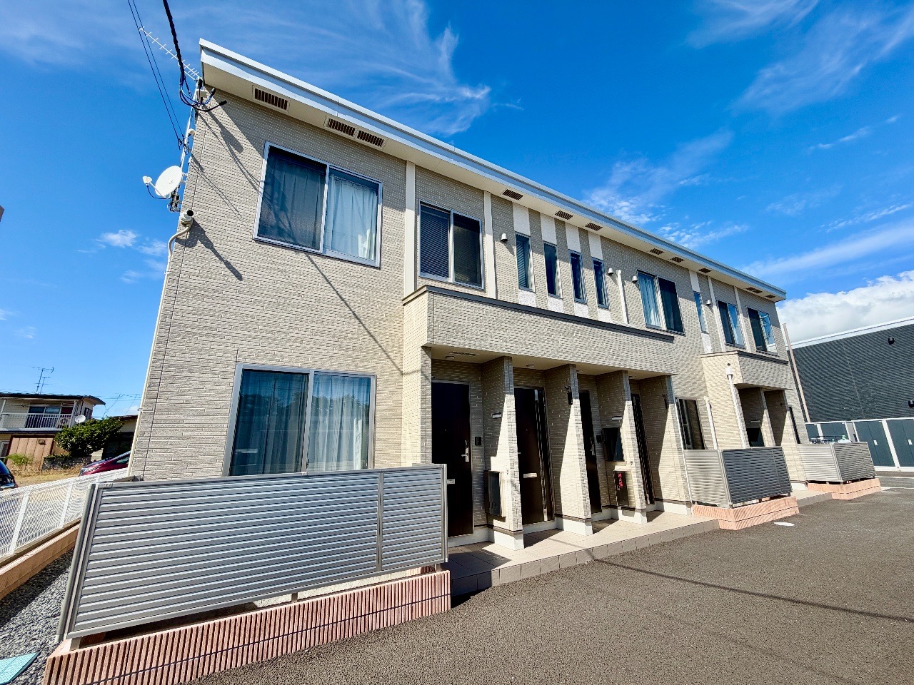 建物外観　外観・日当たり良好でおしゃれな外観です♪