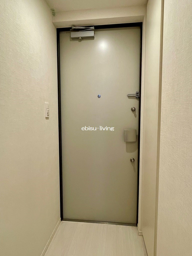 都営大江戸線 赤羽橋駅 徒歩3分 10階建 築9年の玄関写真