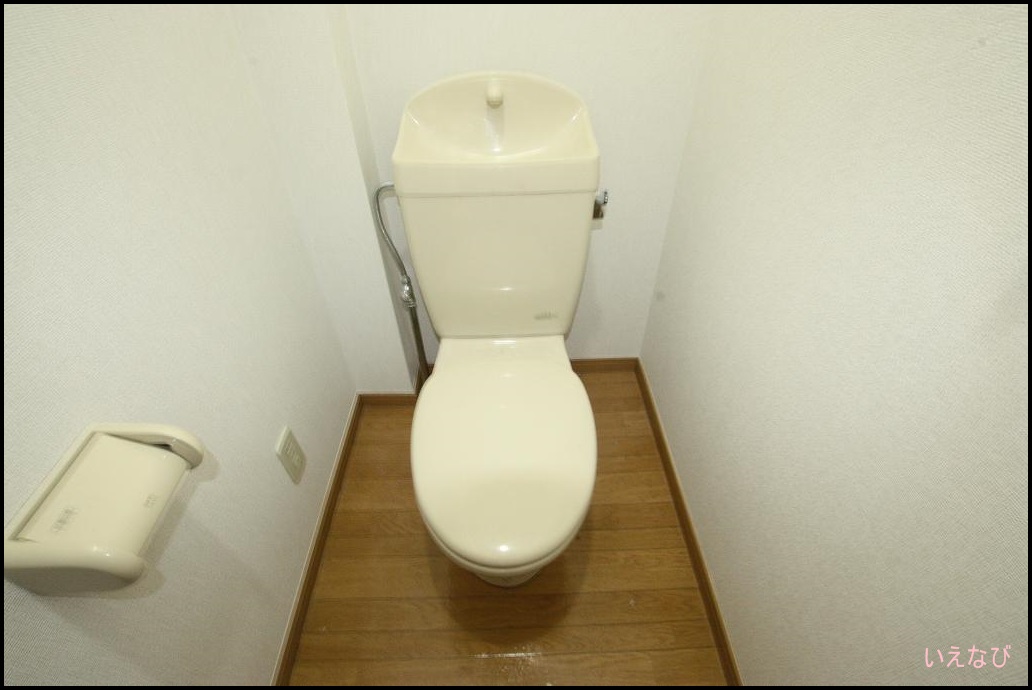 ＪＲ山陽本線 東福山駅 徒歩30分 3階建 築27年のトイレ写真
