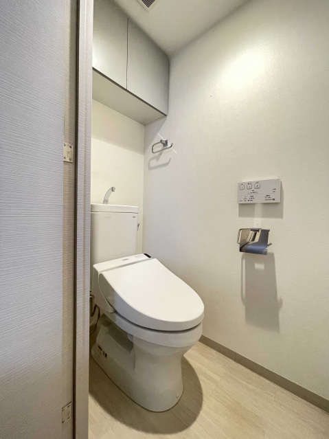 東急田園都市線 駒沢大学駅 徒歩11分 4階建 築10年のトイレ写真