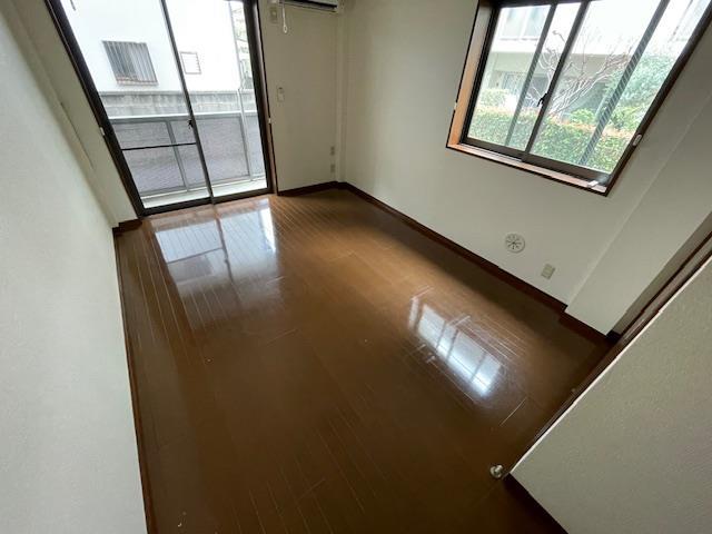 アーバン大成の居間写真
