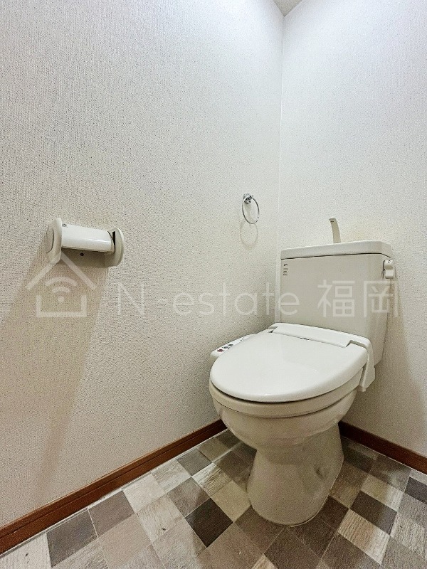 地下鉄空港線 西新駅 徒歩8分 3階建 築20年のトイレ写真