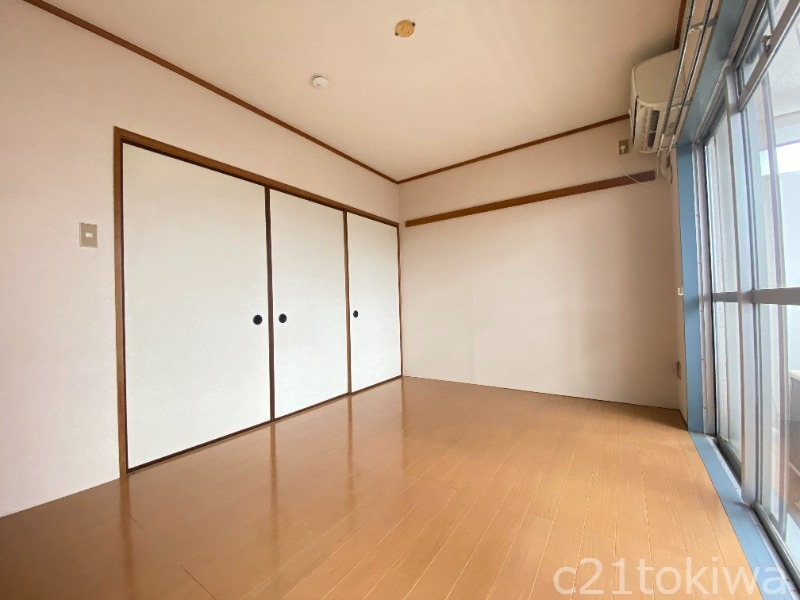 居室・リビング　※同建物別部屋写真です