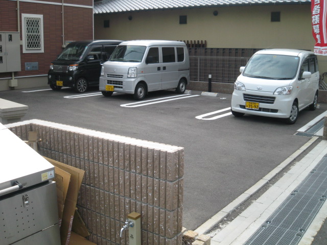駐車場　駐車場