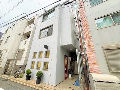 建物外観　コンクリートのおしゃれな外観