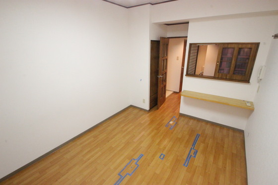 居室・リビング　※別号室の写真です