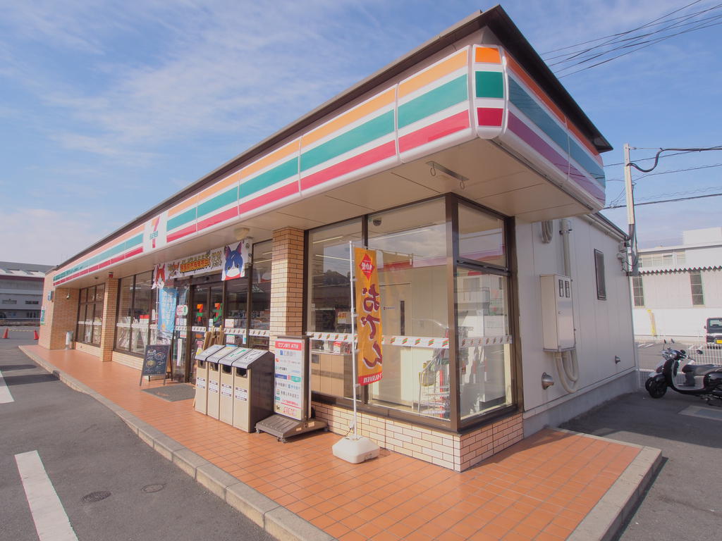 【安芸郡府中町桃山のマンションのコンビニ】