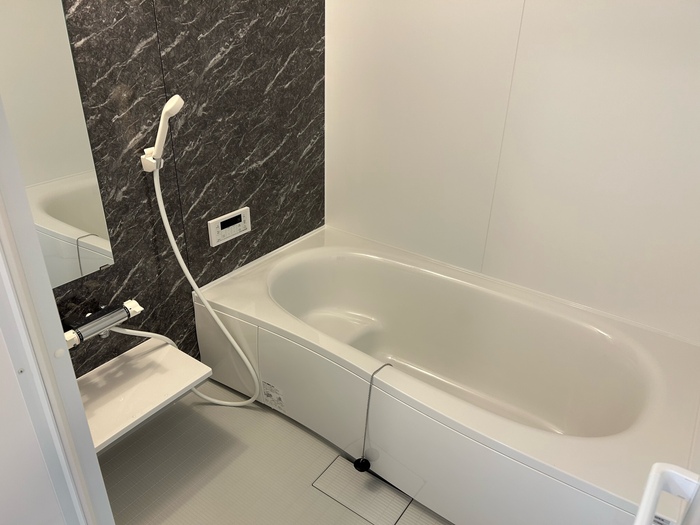 バス・シャワールーム　追い焚きバス・浴室換気乾燥機完備