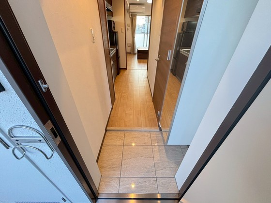 玄関　※別部屋の写真です