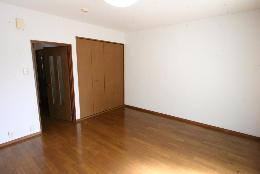 居室・リビング　9畳の洋室